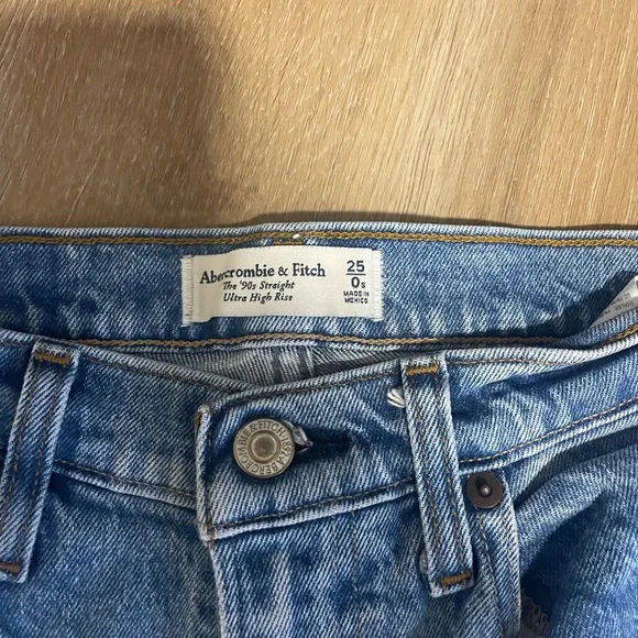 Abercrombie jeans - Picture 2 of 3